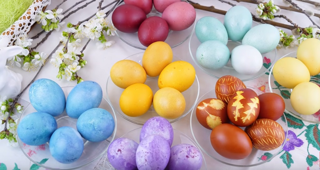 Пасхальные яйца с натуральными красителями